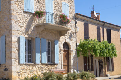 Avant/après : métamorphose d’une façade avec un enduit imitation pierre