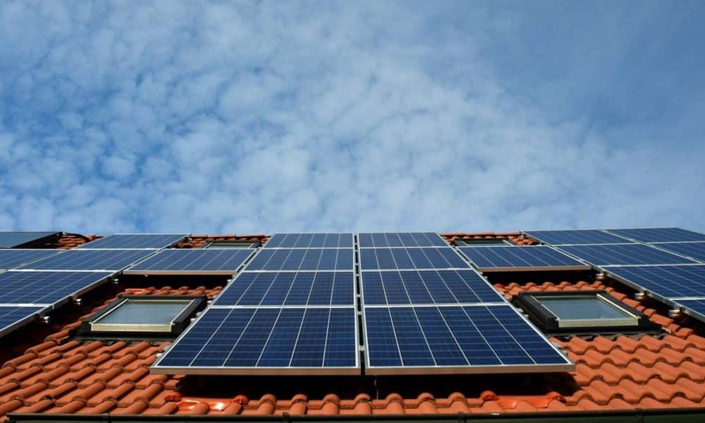 Panneaux solaires photovoltaïques : les raisons d’adopter cette technologie éco-responsable