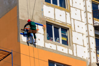Ravalement de façades et isolation extérieure : une solution clé pour améliorer l’esthétique et la performance énergétique